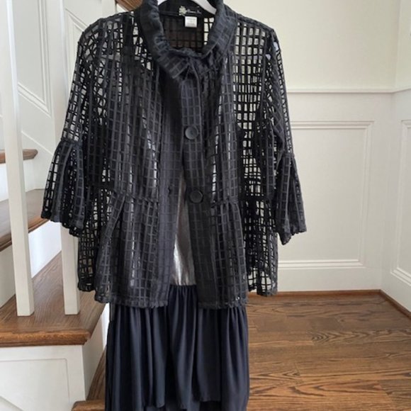 Black Lightweight Open Weave Jacket W/Ruffles Size Large EUC! - Picture 9 of 9